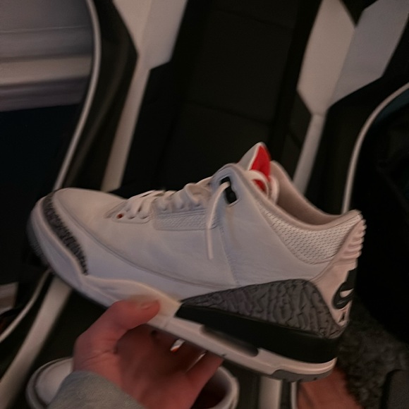 comes with box worn 4 times looks brand new with a tiny crease on the toe - Picture 1 of 4